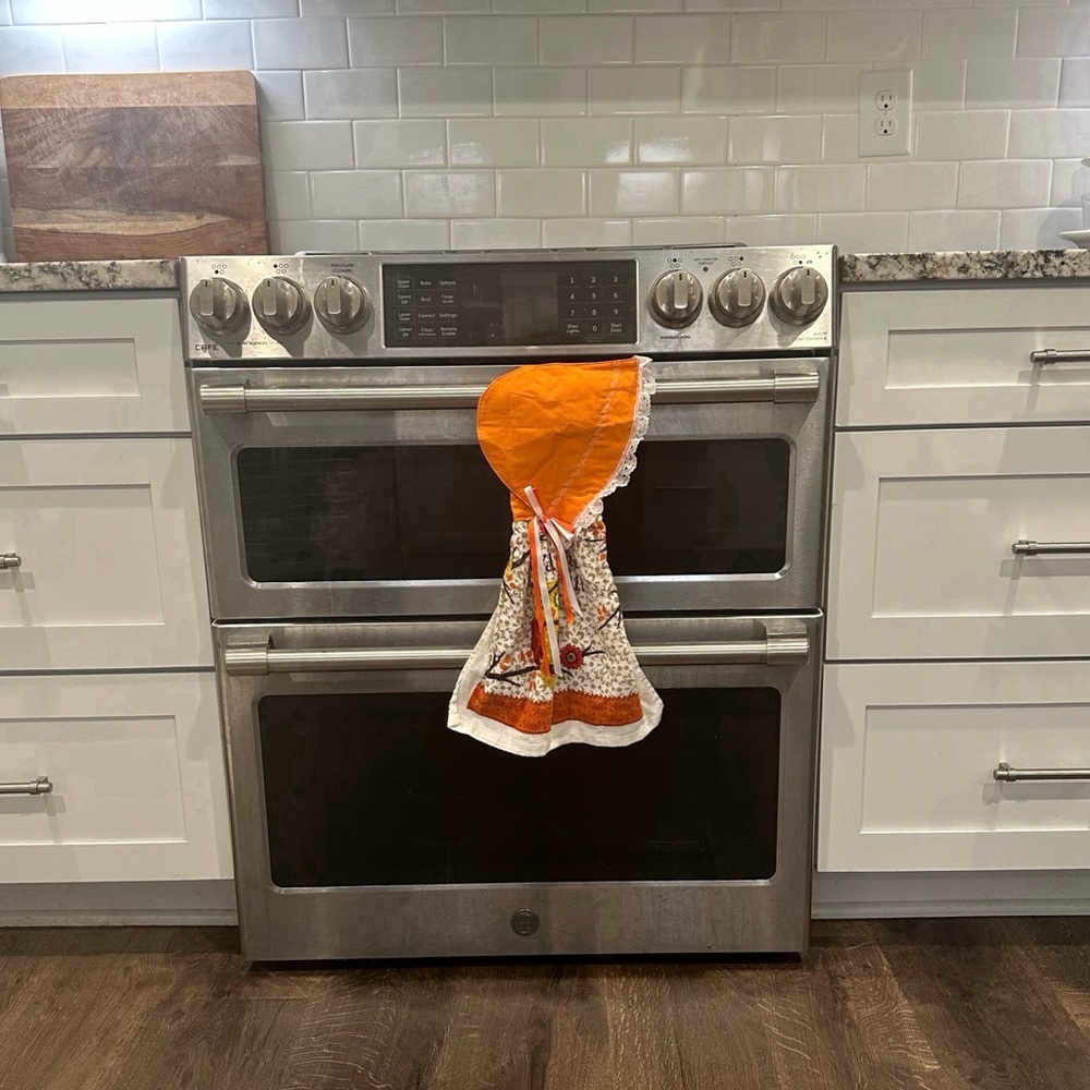 Vintage 1970’s Sunbonnet Sue Apron Doll Towel Topper Kitchen/Stove Handmade